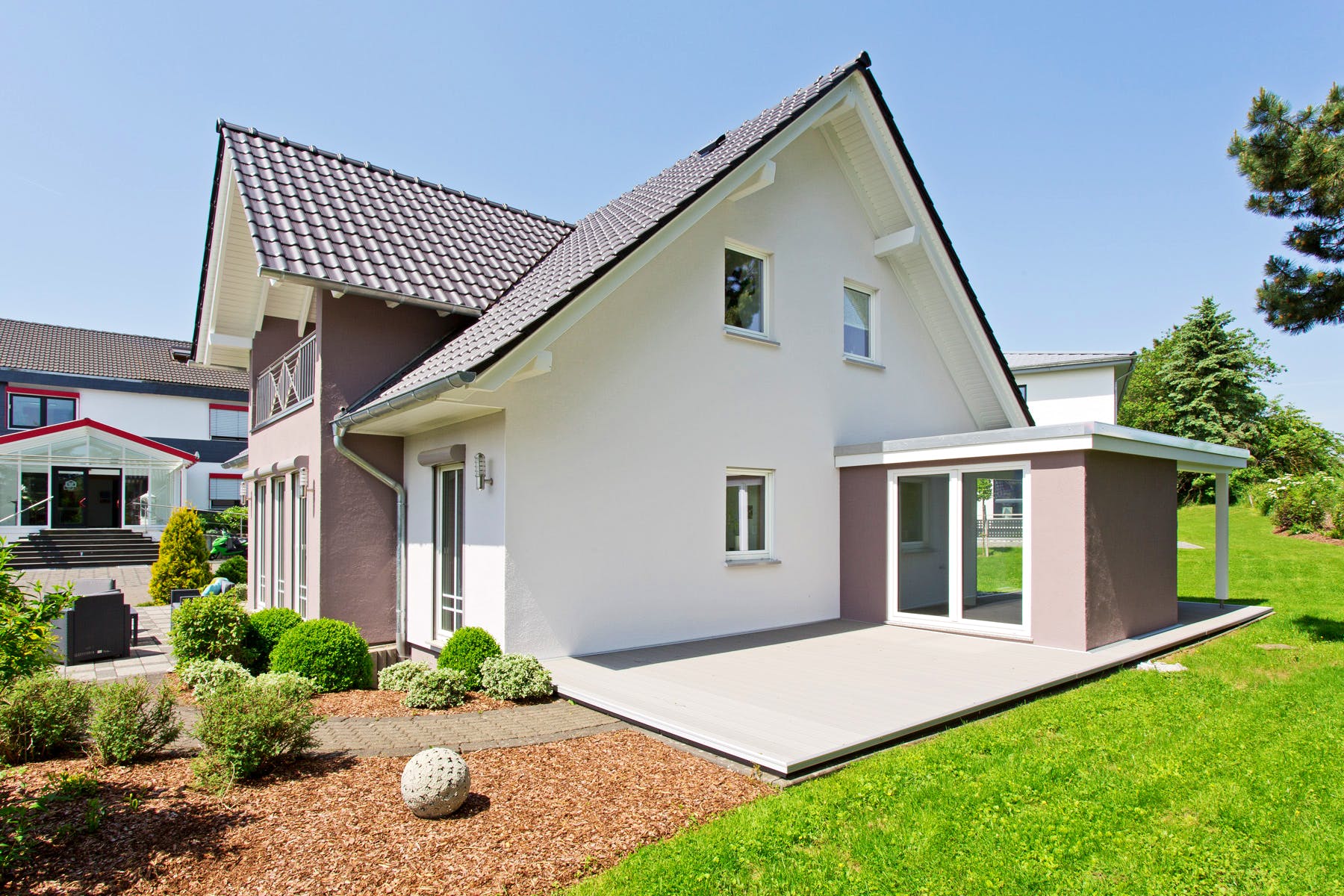 Fertighaus Neunkhausen von Fingerhut Haus Schlüsselfertig ab 445985€, Satteldach-Klassiker Außenansicht 2
