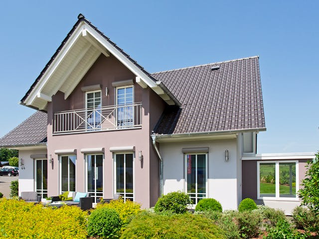 Fertighaus Neunkhausen von Fingerhut Haus Schlüsselfertig ab 445985€, Satteldach-Klassiker Außenansicht 6