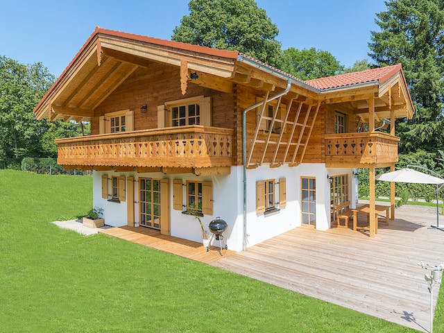 Blockhaus Chiemsee von Rems-Murr-Holzhaus Schlüsselfertig ab 590000€, Blockhaus Außenansicht 1