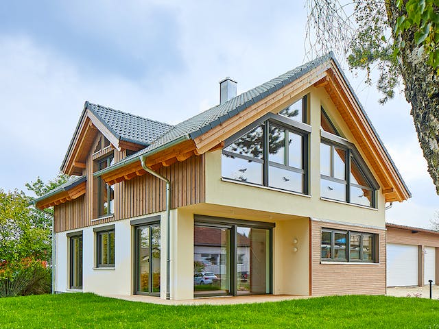 Blockhaus Schwalbenflug von Rems-Murr-Holzhaus Schlüsselfertig ab 470000€, Satteldach-Klassiker Außenansicht 2