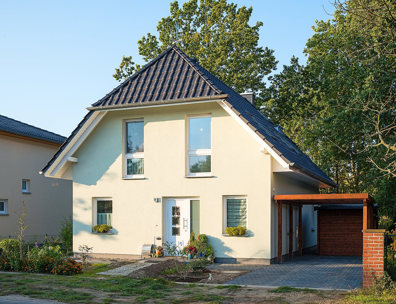 Massivhaus Haus Stade von ROTH-MASSIVHAUS Schlüsselfertig ab 271300€, Satteldach-Klassiker Außenansicht 1