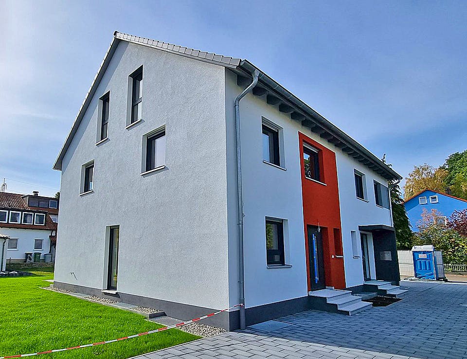 Massivhaus Quadriga II mit DG von R+S Immobilien Schlüsselfertig ab 389000€, Satteldach-Klassiker Außenansicht 2