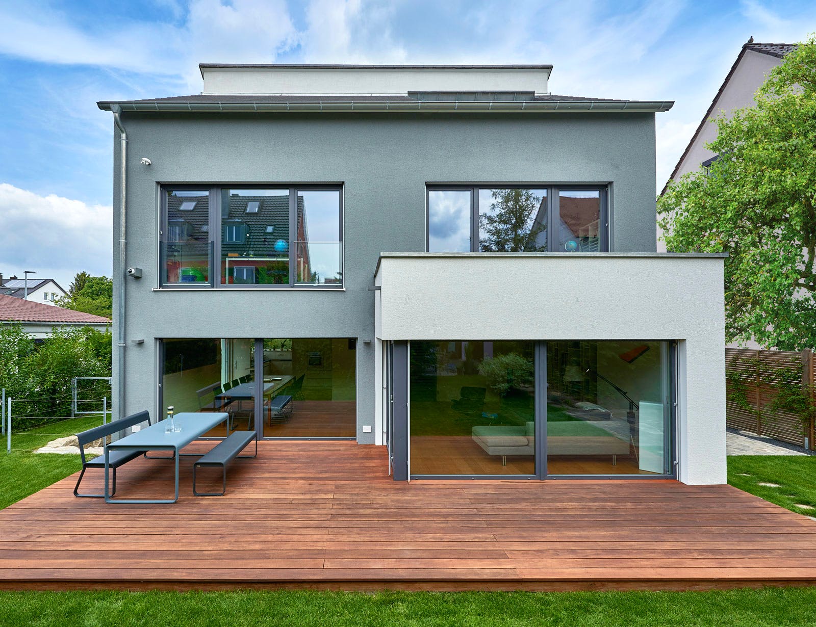Fertighaus Haus Schulz von Fertighaus WEISS Schlüsselfertig ab 663680€, Pultdachhaus Außenansicht 1