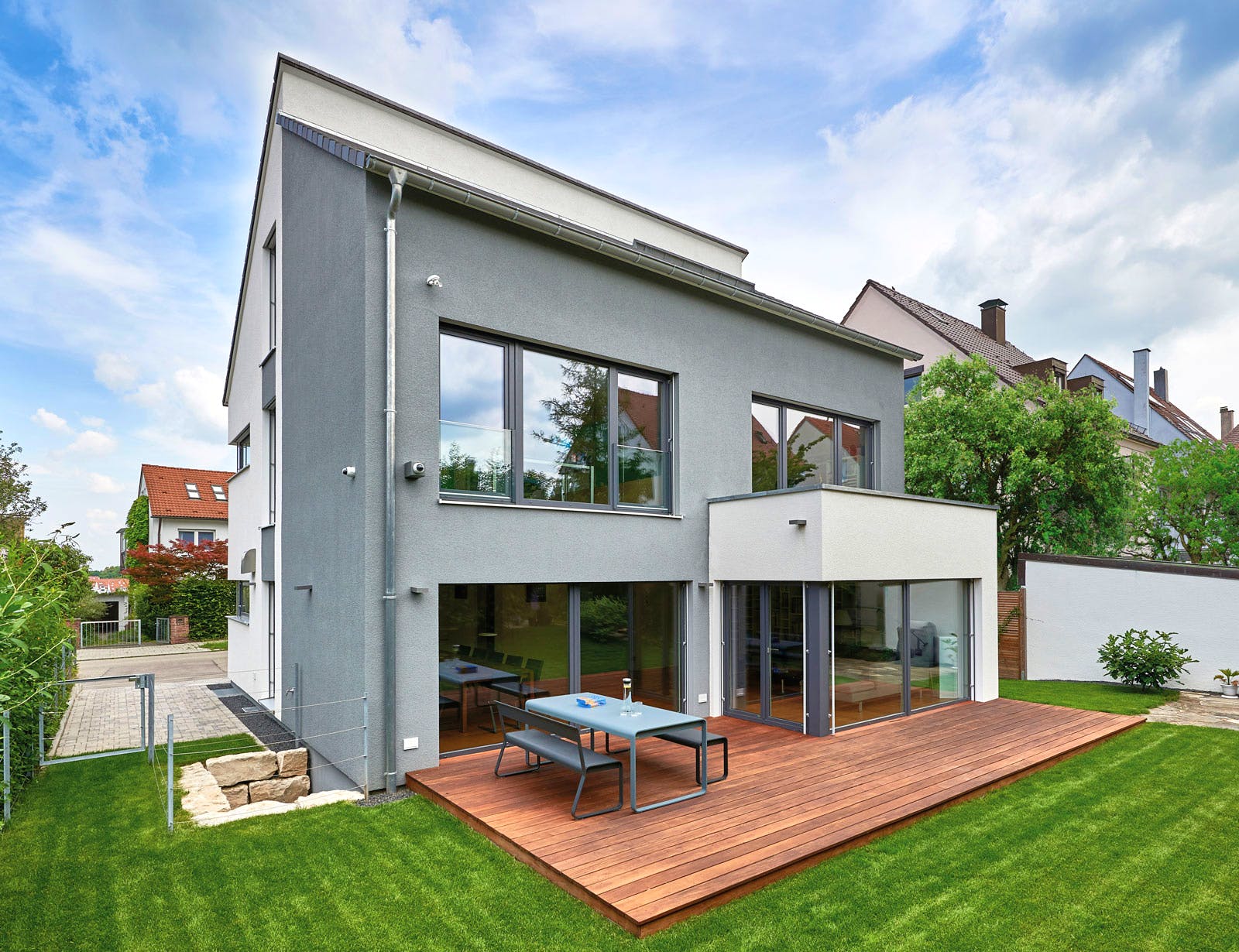 Fertighaus Haus Schulz von Fertighaus WEISS Schlüsselfertig ab 663680€, Pultdachhaus Außenansicht 2