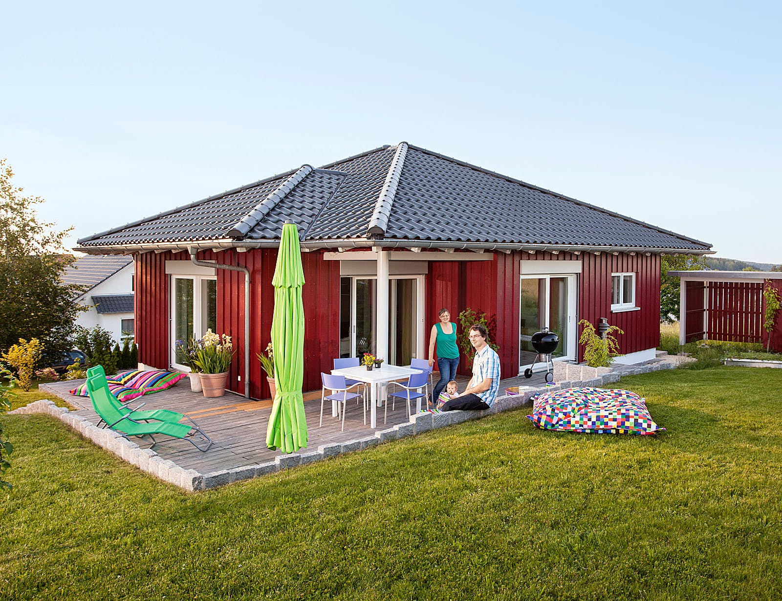 Fertighaus E 10-129.2 - Skandinavischer Bungalow von SchwörerHaus Schlüsselfertig ab 403273€, Bungalow Außenansicht 1