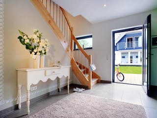 Fertighaus E 15-153.1 - Sonneninselhaus von SchwörerHaus Schlüsselfertig ab 423735€, Satteldach-Klassiker Innenansicht 3