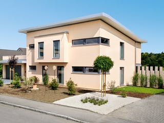 Fertighaus E 20-198.1 - Einfamilienhaus mit Z-Dach von SchwörerHaus Schlüsselfertig ab 737994€, Stadtvilla Außenansicht 2