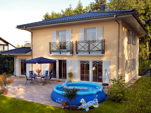 Fertighaus E 20-204.1 - Mediterrane Stadtvilla von SchwörerHaus - Österreich Schlüsselfertig ab 601150€, Außenansicht 1