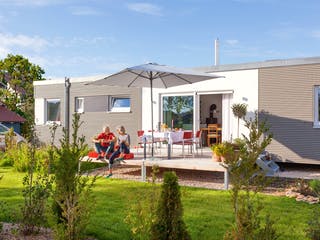 Fertighaus F 10-049.10.1 - Minihaus von SchwörerHaus Schlüsselfertig ab 200641€, Bungalow Außenansicht 1