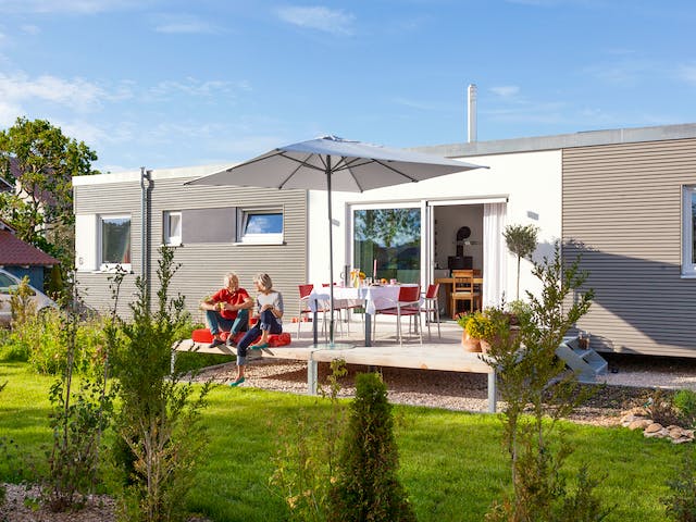 Fertighaus F 10-049.10.1 - Minihaus von SchwörerHaus Schlüsselfertig ab 200641€, Bungalow Außenansicht 1