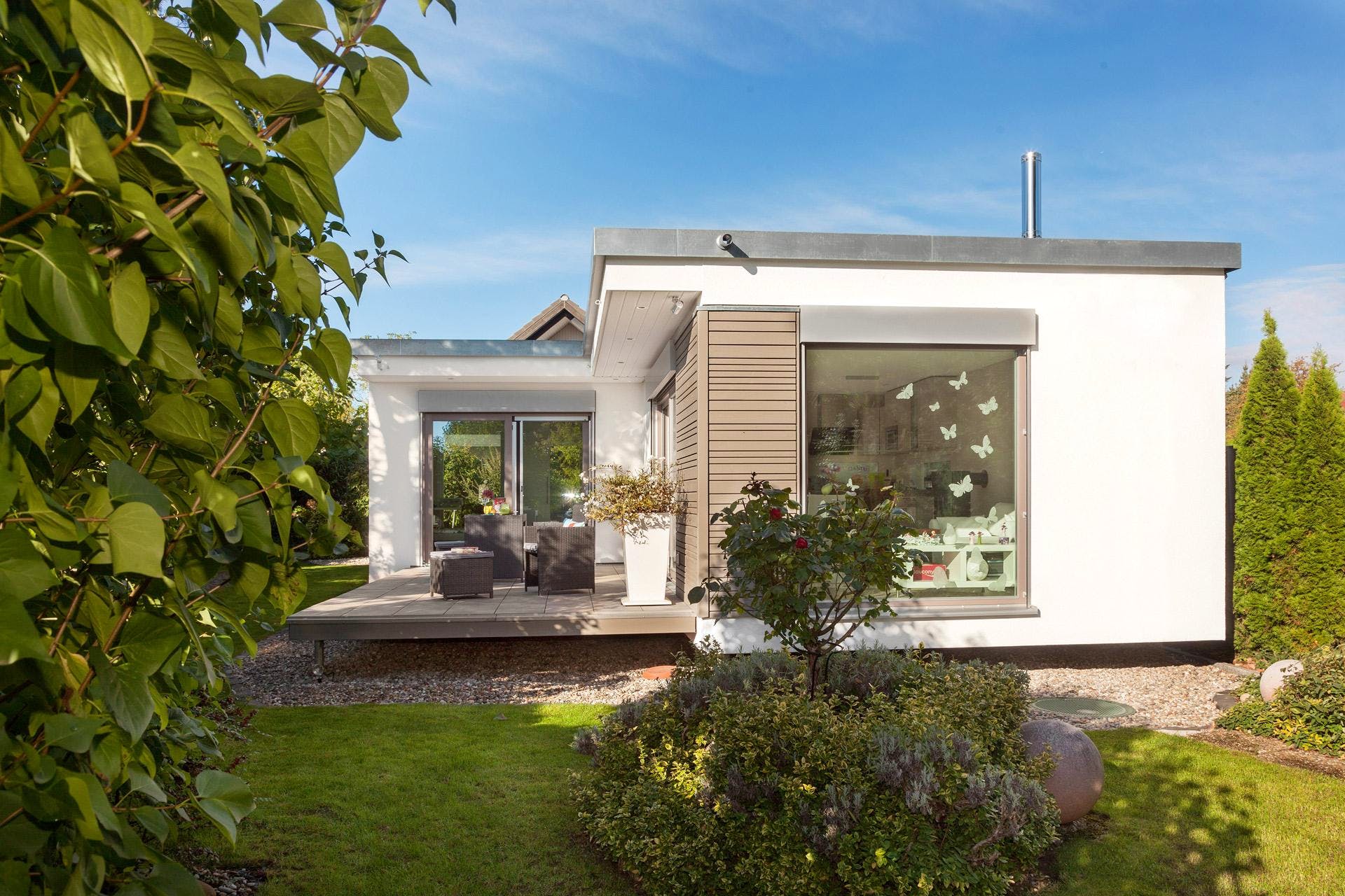 Fertighaus F 10-049.9.1 - FlyingSpace als Winkelbungalow von SchwörerHaus Schlüsselfertig ab 231517€, Bungalow Außenansicht 2