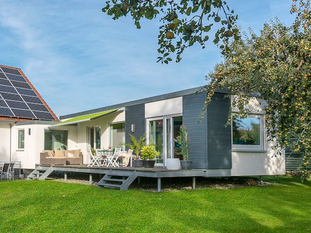 Fertighaus F 10-043.13 - Wohnmodul FlyingSpace als Anbau von SchwörerHaus - Österreich, Außenansicht 1