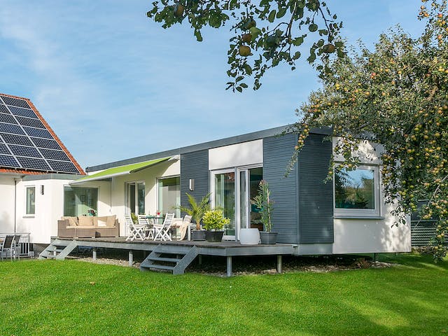 Fertighaus F 10-043.13 - Wohnmodul FlyingSpace als Anbau von SchwörerHaus Schlüsselfertig ab 185273€, Bungalow Außenansicht 1