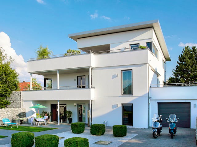 Fertighaus M 20-272.1 - Fertighaus rollstuhlgerecht von SchwörerHaus Schlüsselfertig ab 812478€, Pultdachhaus Außenansicht 1