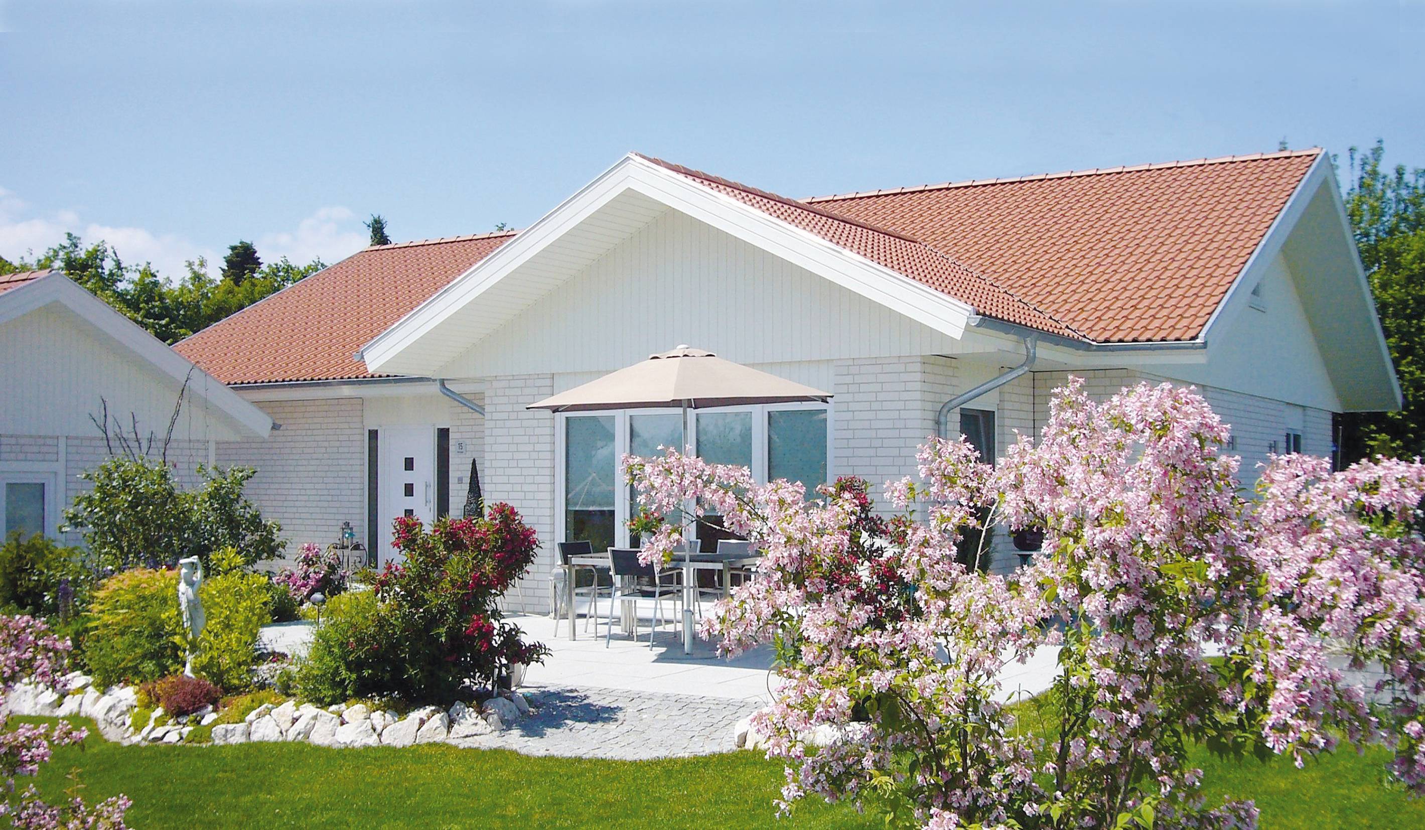 Fertighaus Seeland - Winkelbungalow von Danhaus Deutschland Schlüsselfertig ab 351128€, Bungalow Außenansicht 2
