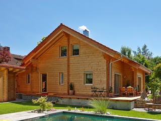 Blockhaus Siglingen von Rems-Murr-Holzhaus Ausbauhaus ab 274728€, Satteldach-Klassiker Außenansicht 1