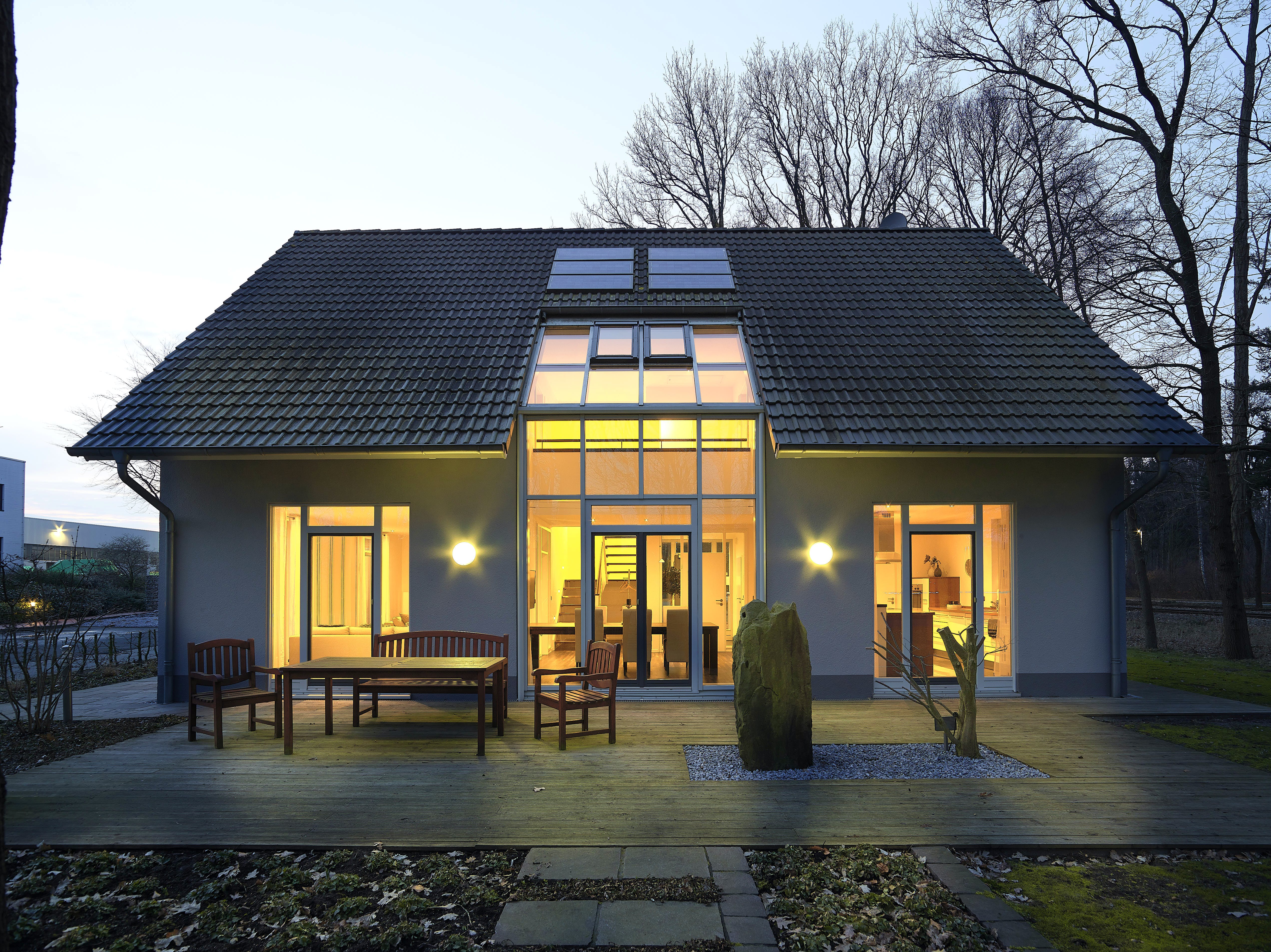 Fertighaus Svenja - MH Nordhorn von GUSSEK HAUS Schlüsselfertig ab 465000€, Satteldach-Klassiker Außenansicht 2