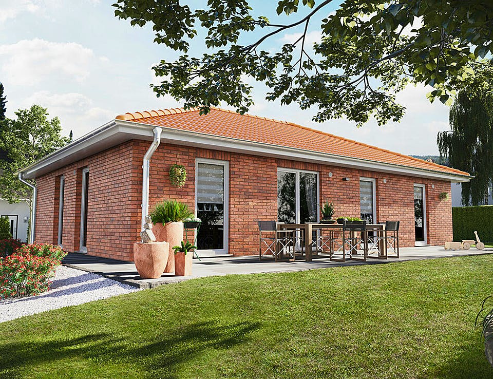 Massivhaus Bungalow 110 von Town & Country Haus Deutschland Schlüsselfertig ab 206090€, Bungalow Außenansicht 2