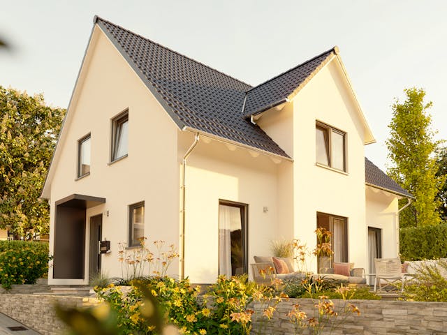 Massivhaus Lichthaus 152 von Town & Country Haus Deutschland Schlüsselfertig ab 265550€, Satteldach-Klassiker Außenansicht 2