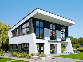 Fertighaus Ausstellungshaus Rheinau-Linx Jubiläumshaus von WeberHaus Schlüsselfertig ab 695000€, Pultdachhaus Außenansicht 1