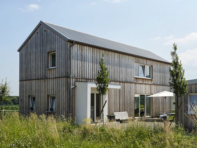 Fertighaus Landhaus Bullinger von Wolf System, Satteldach-Klassiker Außenansicht 2