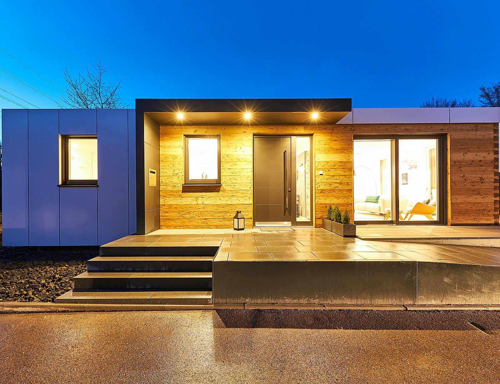 Fertighaus Musterhaus Fellbach – Kompaktmodul von Wolf System, Bungalow Außenansicht 1