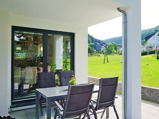 Fertighaus Haus Bretten von Wiese und Heckmann, Satteldach-Klassiker Außenansicht 6