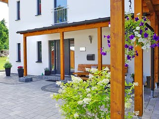 Fertighaus Haus Bretten von Wiese und Heckmann, Satteldach-Klassiker Außenansicht 7