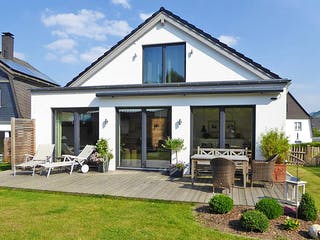 Fertighaus Haus Kersting von Wiese und Heckmann, Satteldach-Klassiker Außenansicht 1