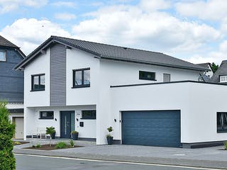 Fertighaus Haus Nübold-Bracht von Wiese und Heckmann, Satteldach-Klassiker Außenansicht 2