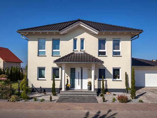 Fertighaus Kundenhaus Lindner von Witt Zimmerei, Stadtvilla Außenansicht 1