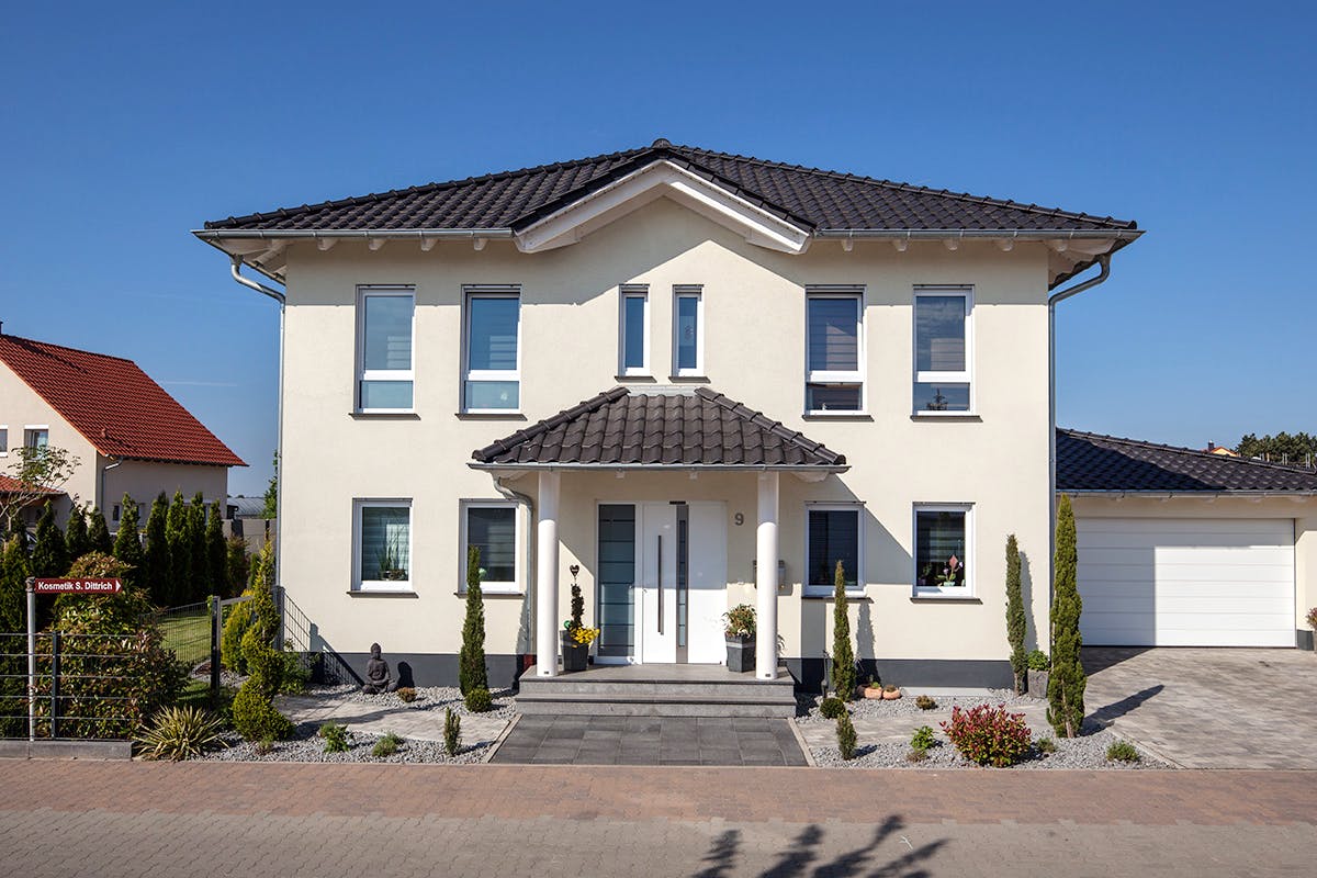 Fertighaus Kundenhaus Lindner von Witt Zimmerei, Stadtvilla Außenansicht 1